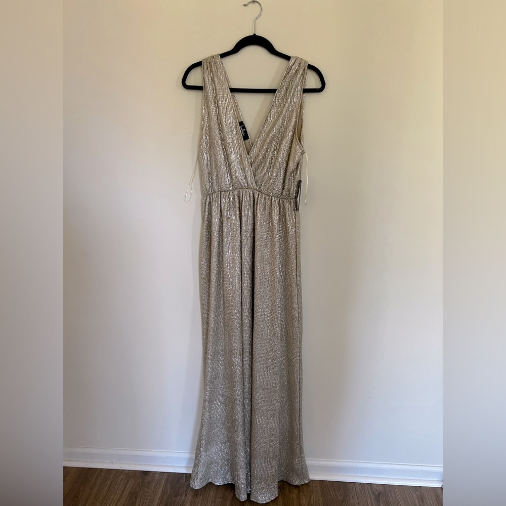 *Lulus Metallic Gold Gown*